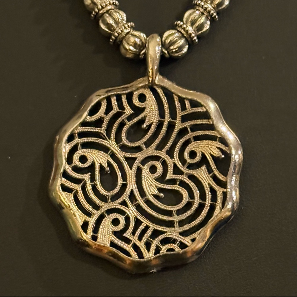 Vintage Lisner Intricate Ornate Filigree Cut Openwork Design Pendant Necklace